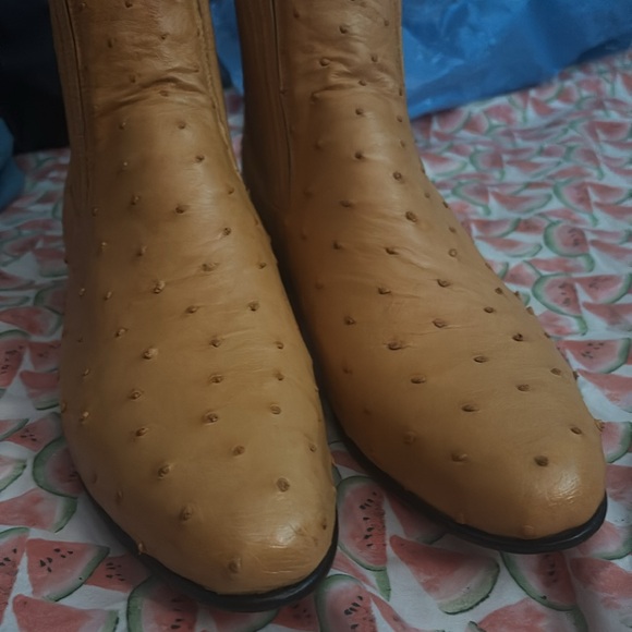 Faux ostrich leather booties - Picture 2 of 8